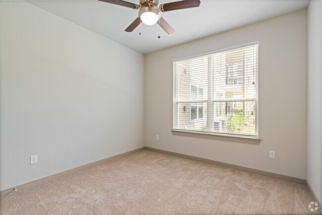 2BR, 2BA - 1073SF - Secondary Bedroom