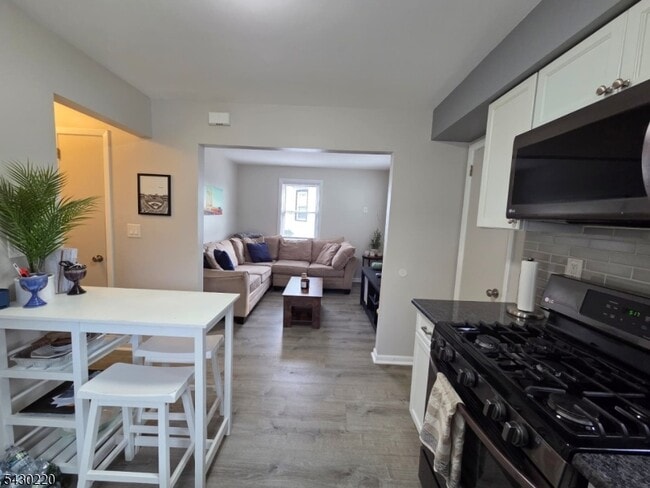 Photo - 166 Carmita Ave