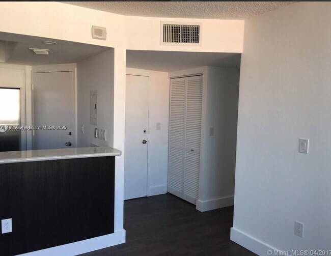 Photo - 1301 NE Miami Gardens Dr Unit 1625W