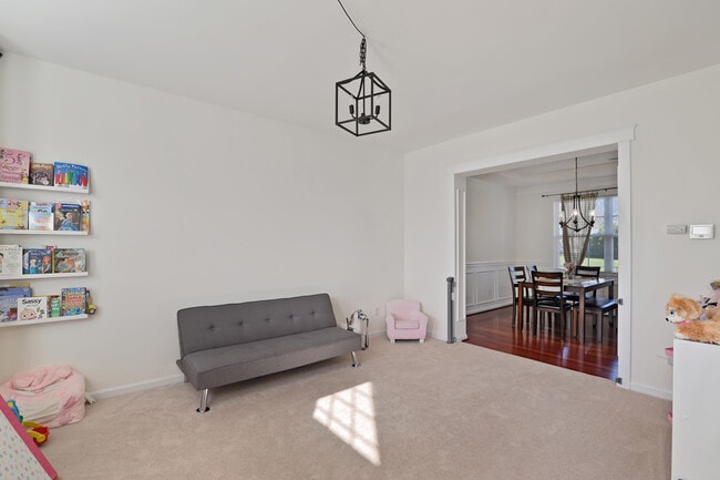 Photo - 20 E Darby Cir