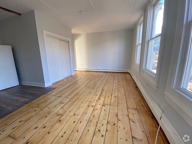 Building Photo - 95 Main St Rental