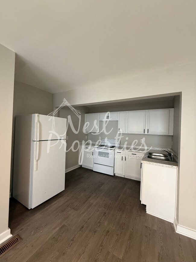 Photo - 233 E Cambridge Ave