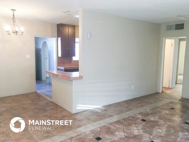 Photo - 3434 E Polk St