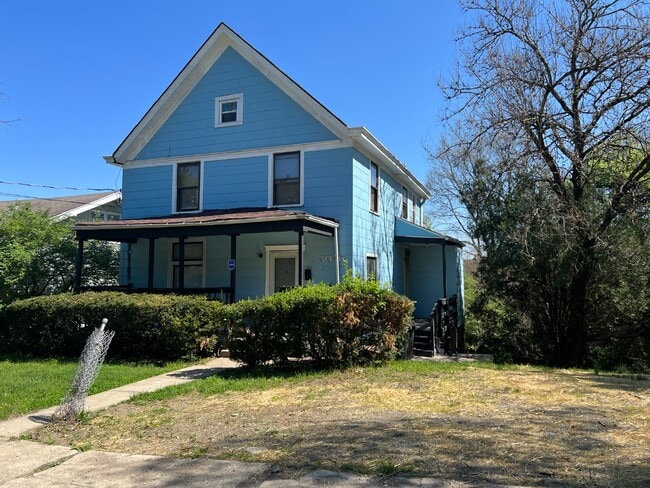 Building Photo - Spacious 4-Bed Cincinnati Home with Huge Yard, Attic & Basement | Newly Renovated