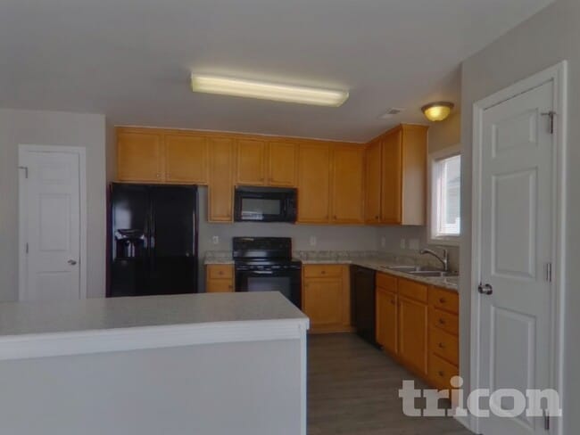 Photo - 5806 Shining Oak Ln