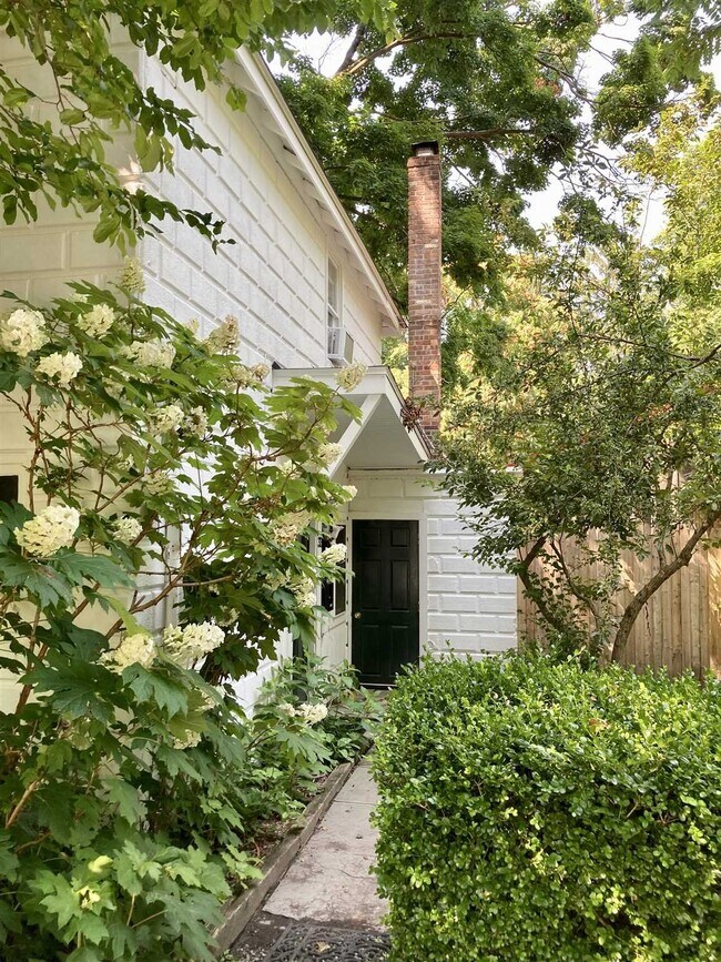 33 Mill St Apartment For Rent in Rhinebeck, NY