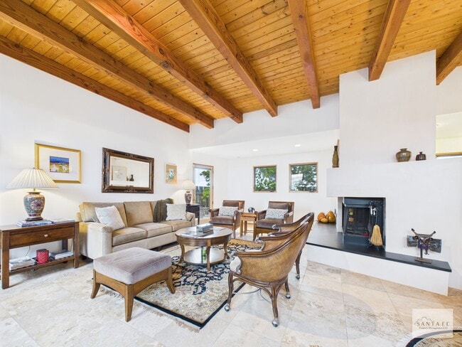 Photo - Stylish Home in Eldorado | Unfurnished or ...