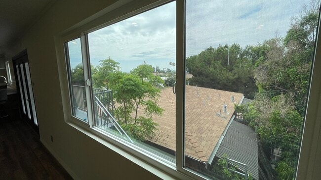 Vista desde la sala de estar desde la ventana orientada al oeste