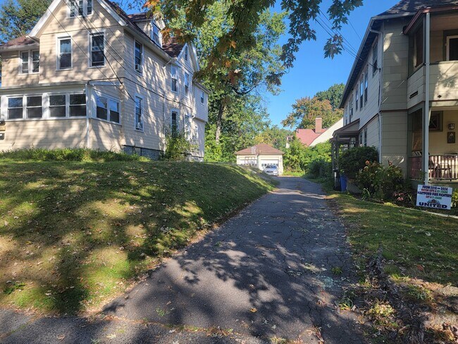 Photo - 118 Warrenton Ave Unit 3