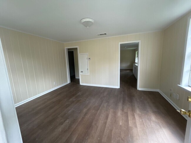 141 Pike Ave
