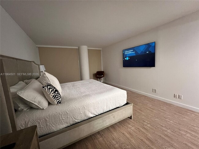 Photo - 1717 N Bayshore Dr Unidad A-1057