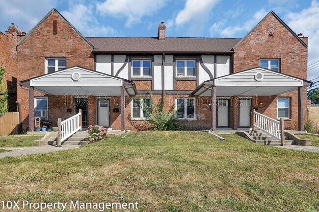 Building Photo - 1656 E Sycamore St