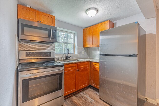 Photo - 4206 Walker St Unit B