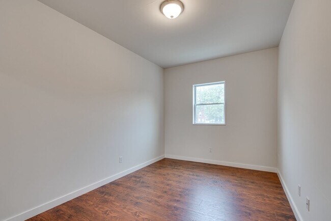Photo - Newly Renovated Temple Apartments Unit 3