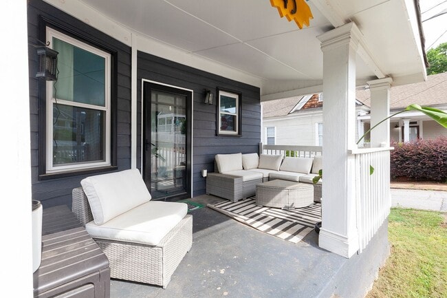 Photo - Stylishly Updated 3/2 w/ Large Deck in Grant Park!