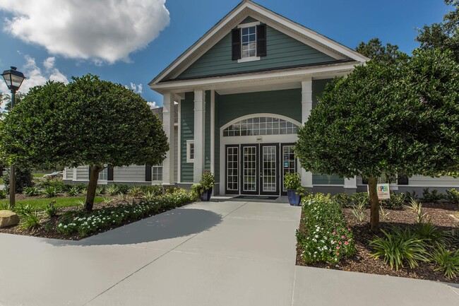 APARTMENT LIVING IN SAVANNAH, GEORGIA - The Links at Georgetown & The Place at Geo... Rental