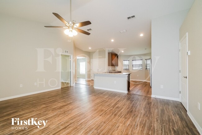 Photo - 109 Solis Dr