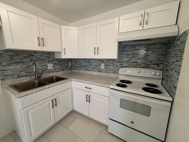 Photo - 15878 Edwin St Unidad 2