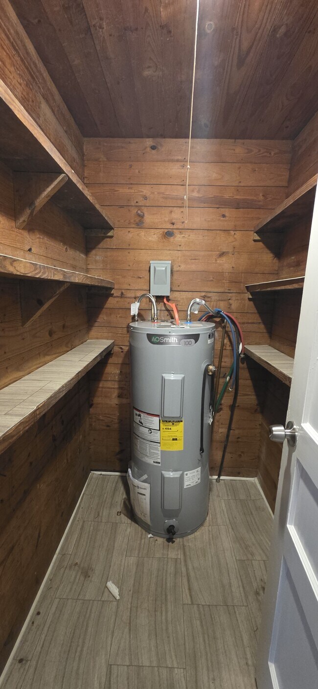 Photo - 810 E Vine St