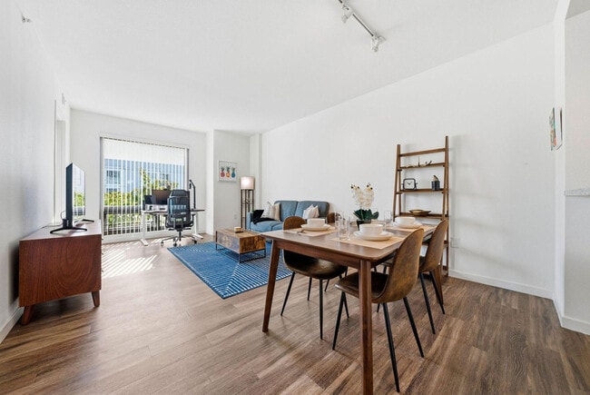 Photo - 1201 4th St Unit FL5-ID1436064P