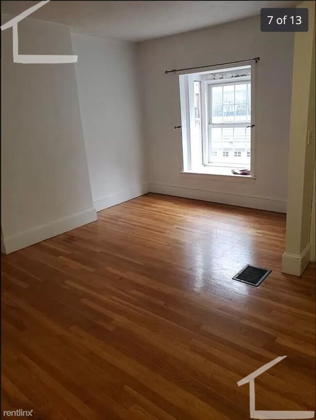 5 br, 2.5 bath Triplex - 17 Sewall St 8 - 5 br, 2.5 bath Triplex - 17 Sewall St 8 Condo