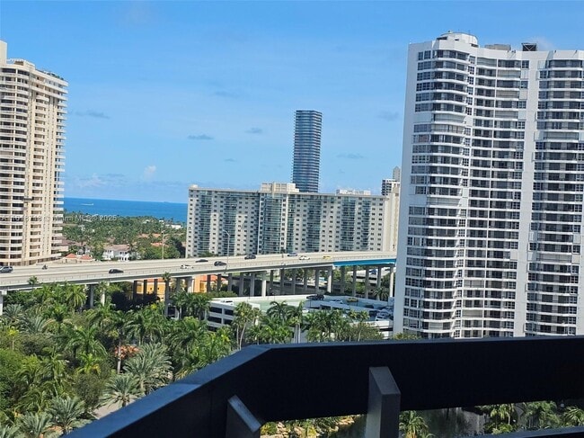Building Photo - 3600 Mystic Pointe Dr Unit 1607 Rental