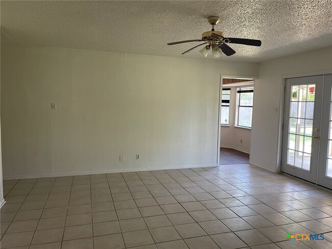 Building Photo - 2403 Hunt Dr