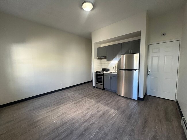 Building Photo - 1119 2nd St SW