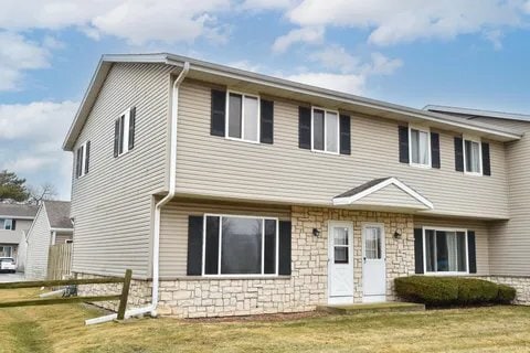 Building Photo - W163N11528 Windsor Ct