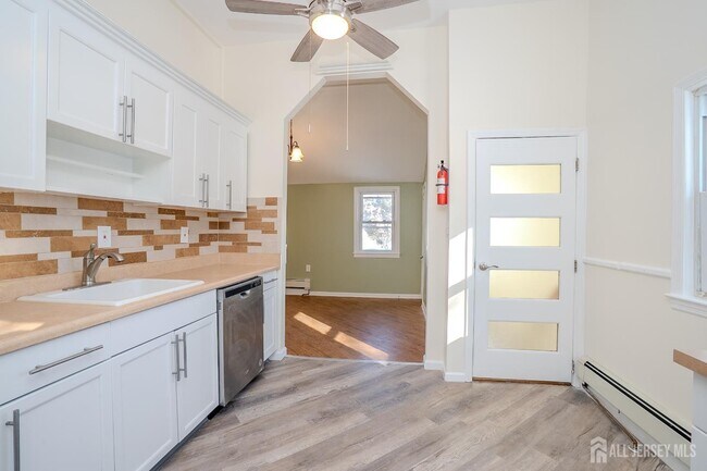 Photo - 3774 NJ-27 Unit 1b