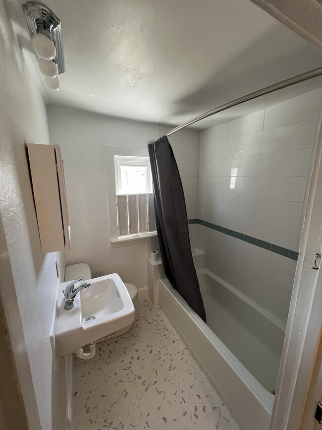 Photo - 714 Meeker St