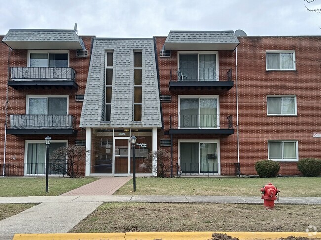 Building Photo - Raintree Apartments