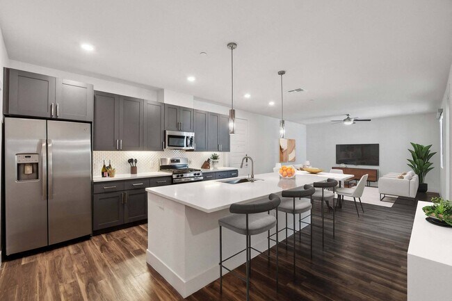 Building Photo - Scottsdale Grand