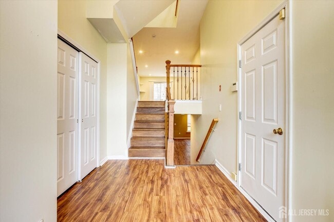 Photo - 32 Catherine Ct