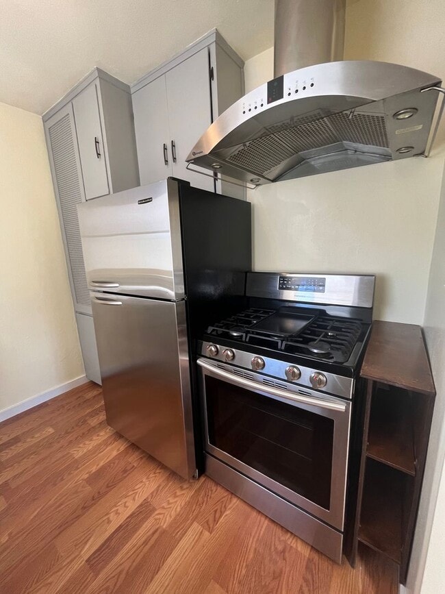 Building Photo - Oregon St. Triplex Unit 4380 Rental
