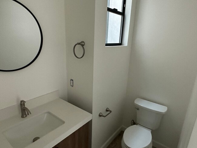 Photo - 256 B Ave