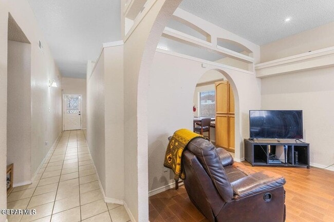 Photo - 2297 Lisa Sherr St