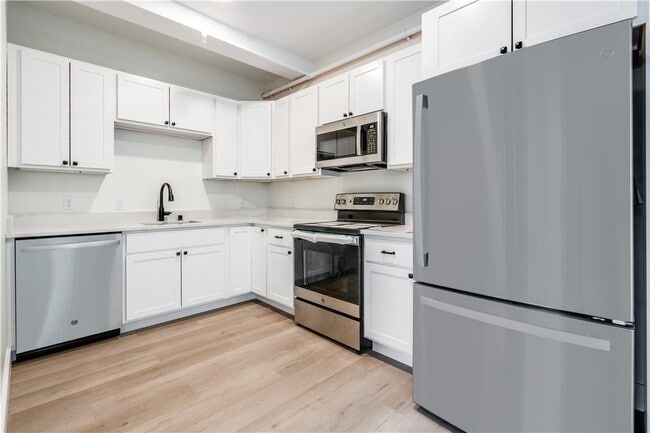 Building Photo - 202 Hooker Ave Unit 2 Rental