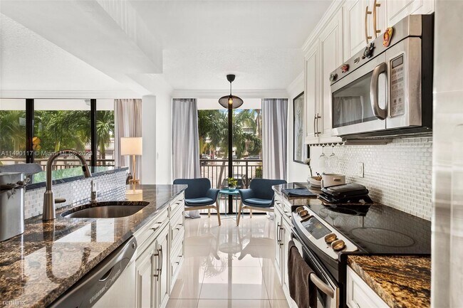 Photo - 3 br, 2 bath House - 3031 N Ocean Blvd Apt...