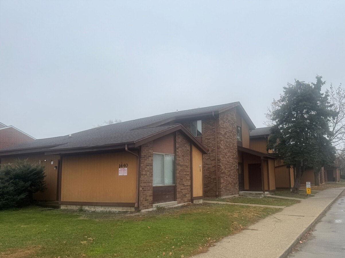 Photo - West Allis-3BD Townhouse Unit 1450 #03