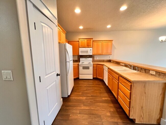 Photo - 2120 S Dorothy Ave Unit 271