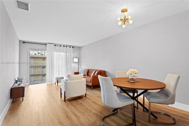 Building Photo - 677 NE 24th St Unit 604