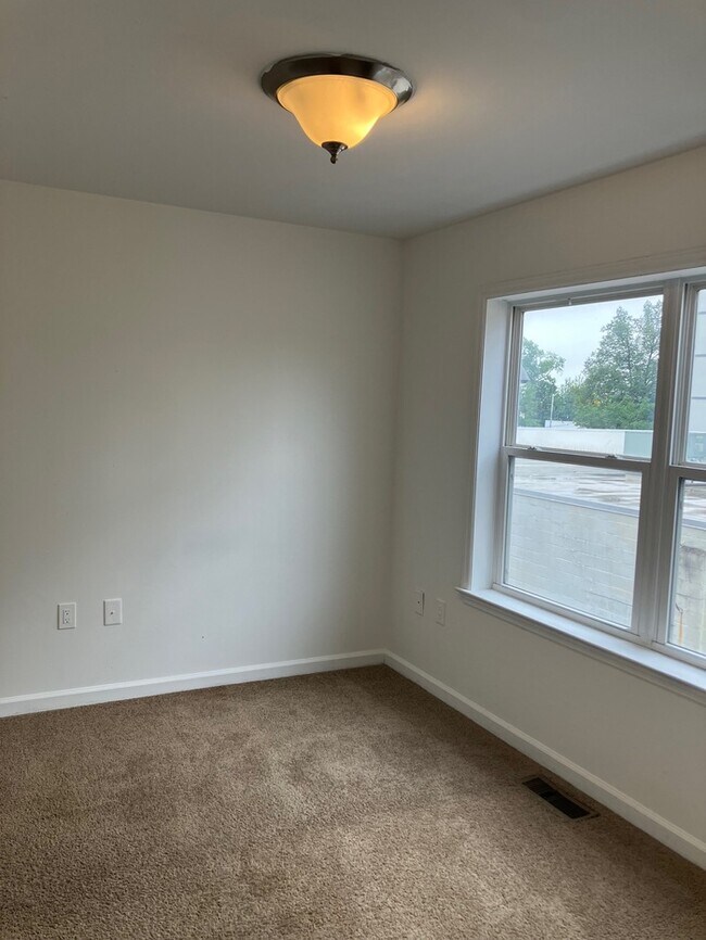 Photo - 4 Bedroom 4 Level Townhouse