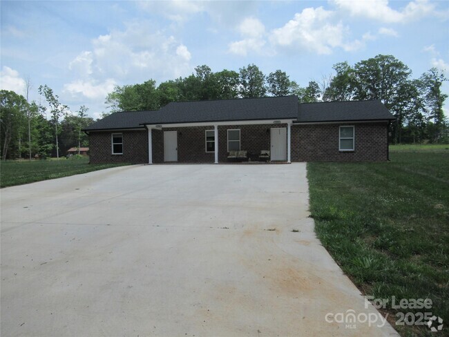 Building Photo - 3784 English Oak Dr Rental