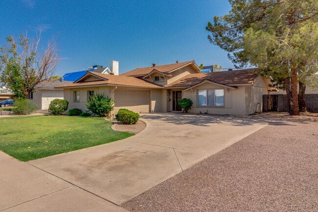Photo - 137 E Riviera Dr