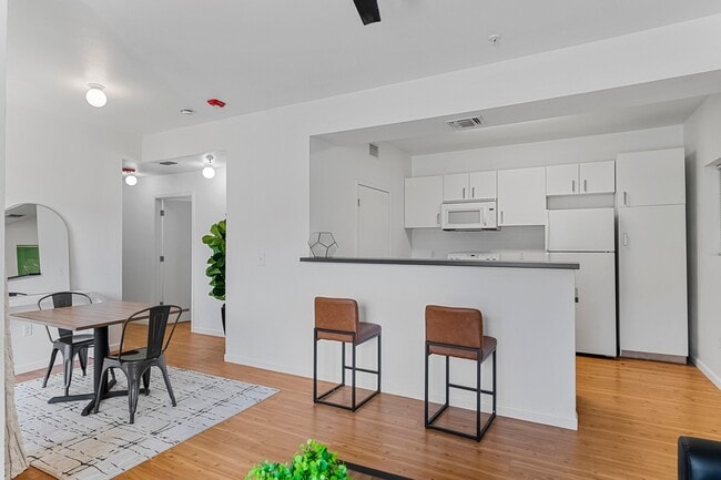 Green-Spring-Apartments-Near-TXST-Kitchen-and-Dining-Space - Green Spring