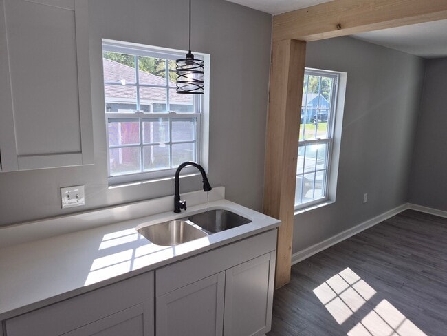 Photo - 4858 Sheridan Dr