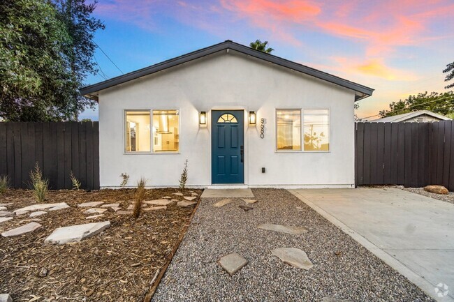 Building Photo - Lamar St Unit 8680 (Front House)