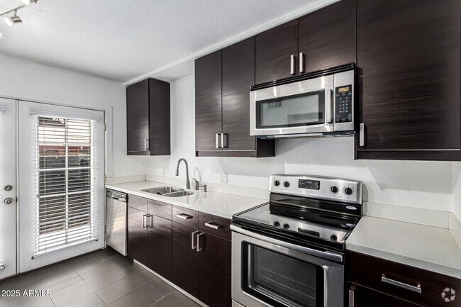 Building Photo - 3034 N 35th St Unit 1 Rental