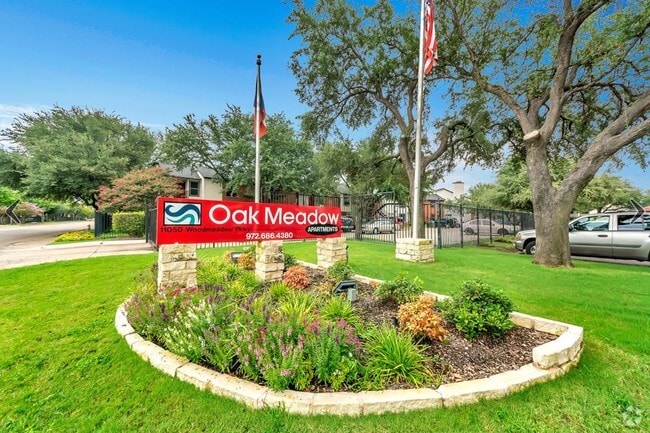 Building Photo - Oak Meadow Rental